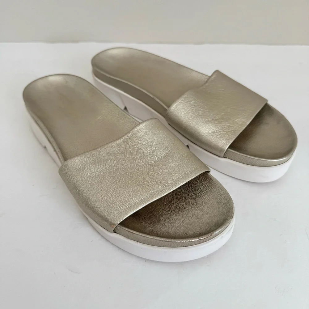STUART WEITZMAN Landside Pewter Metallic Leather Slide Sandals 8.5